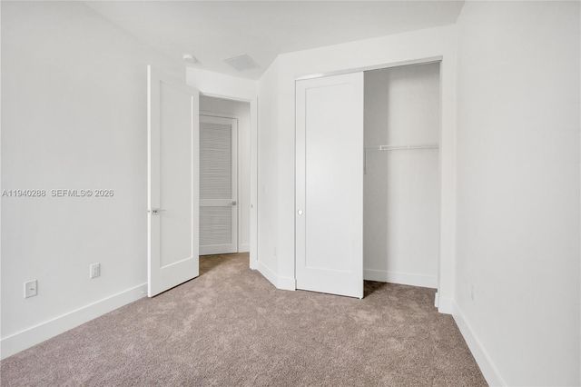 8037 NW 42nd St, Doral, FL 33166