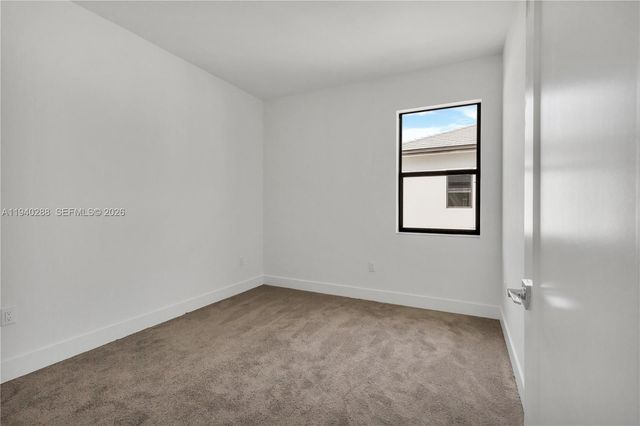 8037 NW 42nd St, Doral, FL 33166