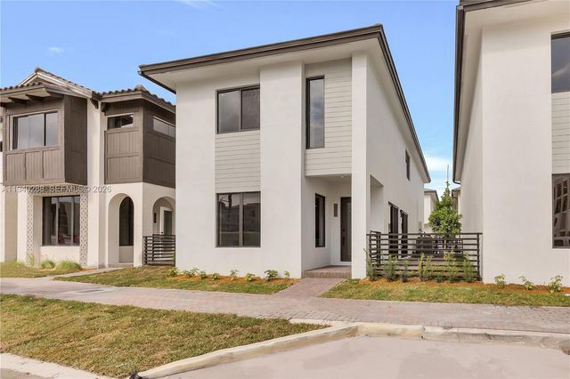 8037 NW 42nd St, Doral, FL 33166