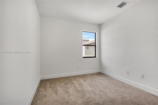 8037 NW 42nd St, Doral, FL 33166