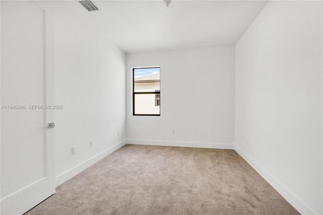 8037 NW 42nd St, Doral, FL 33166