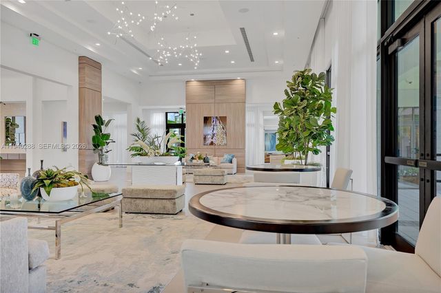 8037 NW 42nd St, Doral, FL 33166