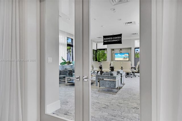 8037 NW 42nd St, Doral, FL 33166