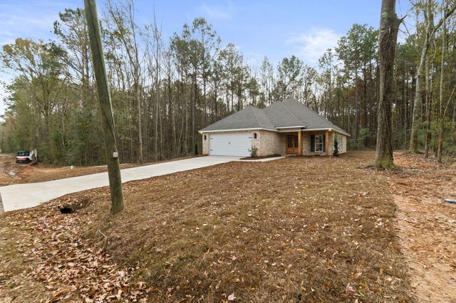 33 Will Brown Ln., Sumrall, MS 39482