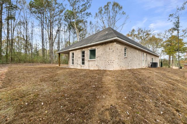 33 Will Brown Ln., Sumrall, MS 39482