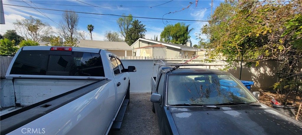 Image 10 of property listing at 6467 Woodley, Van Nuys, CA 91406