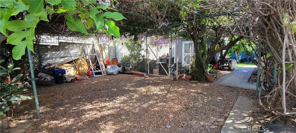 Image 13 of property listing at 6467 Woodley, Van Nuys, CA 91406