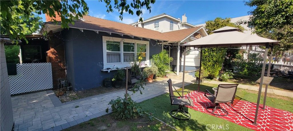 Image 5 of property listing at 6467 Woodley, Van Nuys, CA 91406