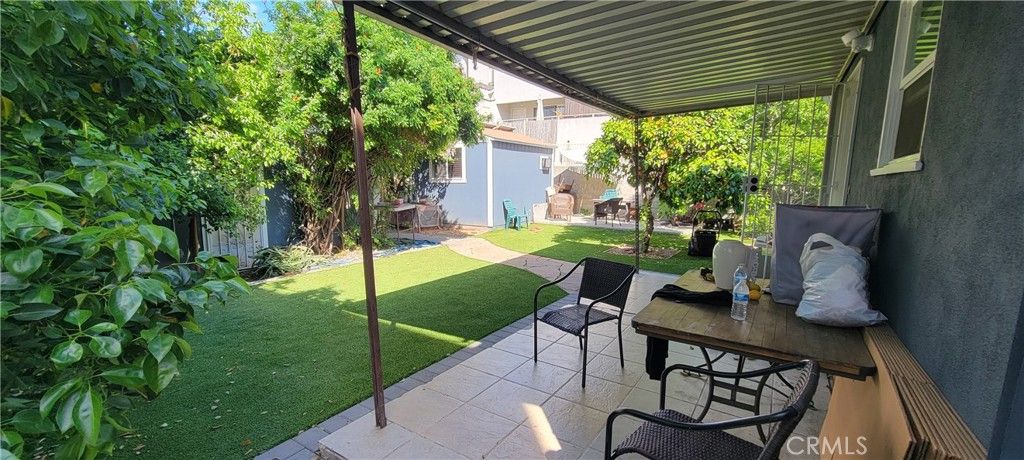 Image 7 of property listing at 6467 Woodley, Van Nuys, CA 91406
