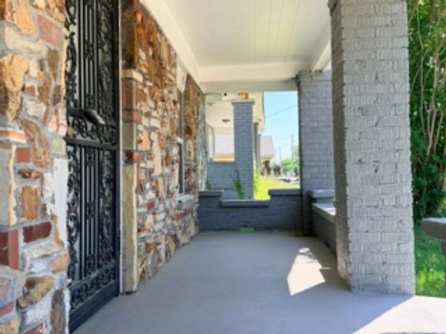 560 W PEEBLES RD, Memphis, TN 38109