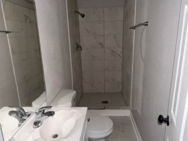 560 W PEEBLES RD, Memphis, TN 38109