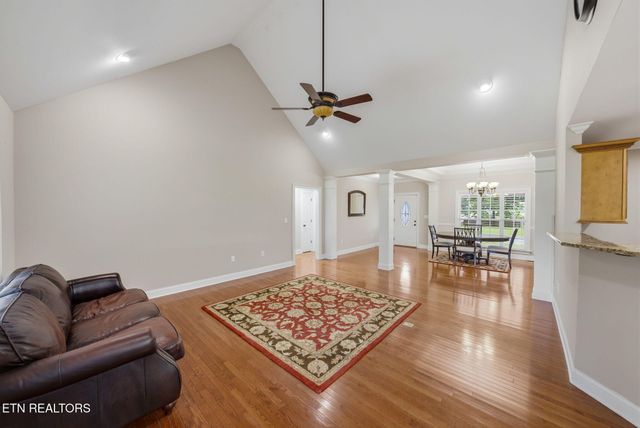 203 Shadows Lawn Drive, Athens, TN 37303
