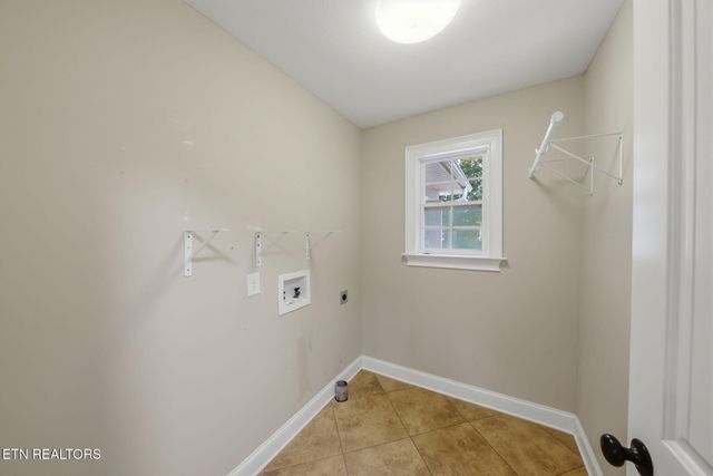 203 Shadows Lawn Drive, Athens, TN 37303