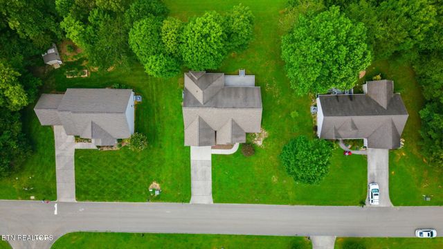 203 Shadows Lawn Drive, Athens, TN 37303