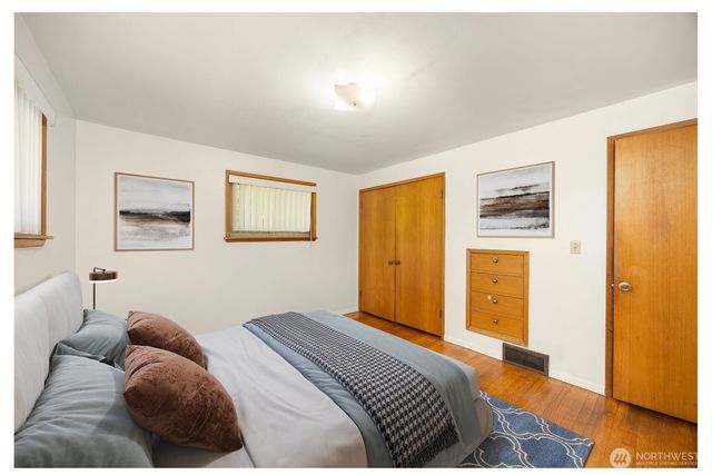 24608 Marine View Drive S, Des Moines, WA 98198
