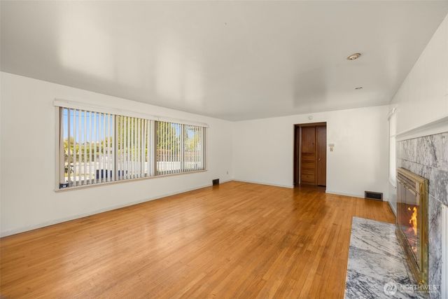 24608 Marine View Drive S, Des Moines, WA 98198
