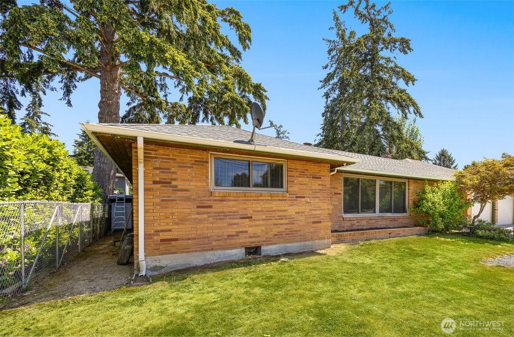 24608 Marine View Drive S, Des Moines, WA 98198
