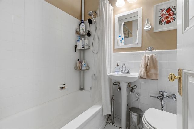 271 Dartmouth St 5H, Boston, MA 02116