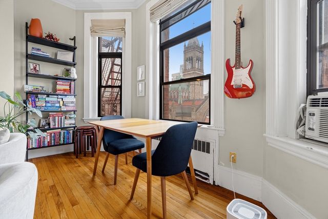 271 Dartmouth St 5H, Boston, MA 02116