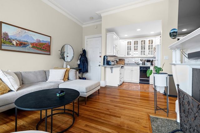 271 Dartmouth St 5H, Boston, MA 02116