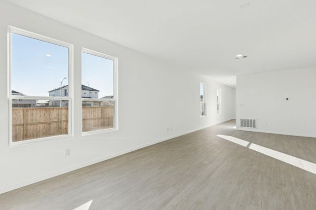 602 Amber Falls Drive, Montgomery, TX 77356