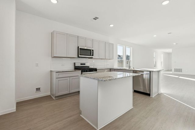 602 Amber Falls Drive, Montgomery, TX 77356