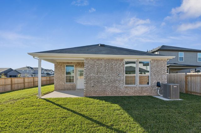 602 Amber Falls Drive, Montgomery, TX 77356