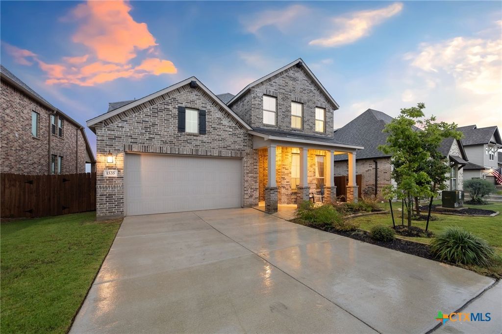 Image 2 of property listing at 1535 Terrys Gate, New Braunfels, TX 78132