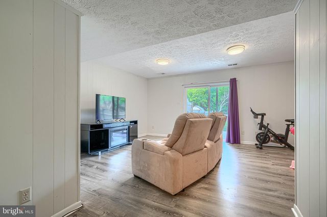 127 BOURBON CT, Baltimore, MD 21234