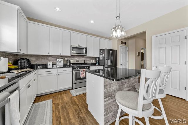 17 Meadow Vista Court, St Peters, MO 63376