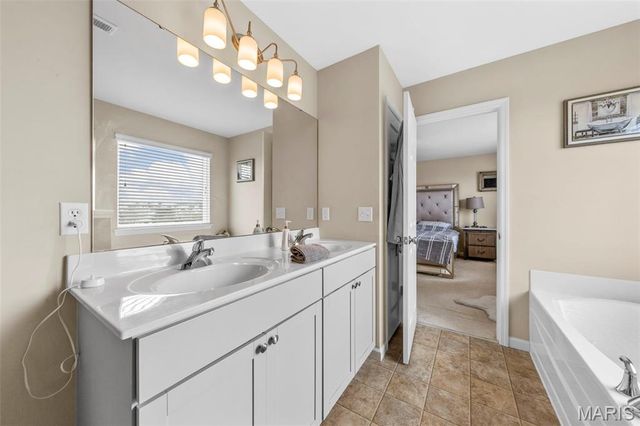 17 Meadow Vista Court, St Peters, MO 63376