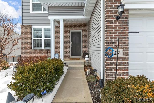 17 Meadow Vista Court, St Peters, MO 63376