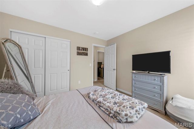 17 Meadow Vista Court, St Peters, MO 63376