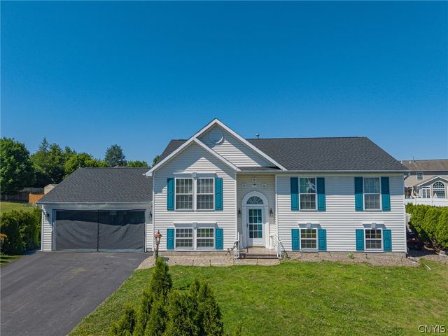 5022 Dongara Lane, Clay, NY 13041