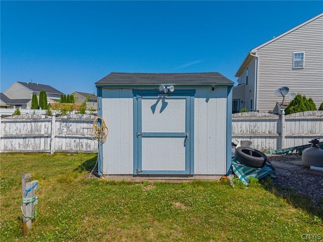 5022 Dongara Lane, Clay, NY 13041