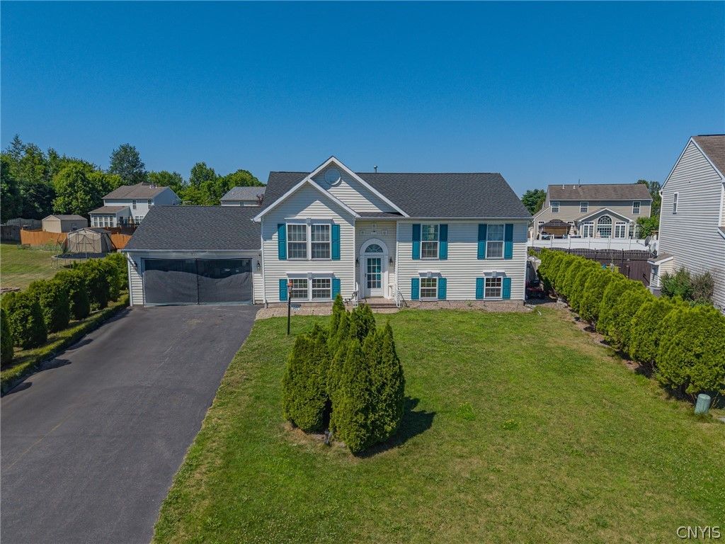 5022 Dongara Lane, Clay, NY 13041