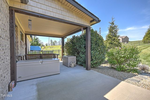336 Loafers Glory View, Gray, TN 37615