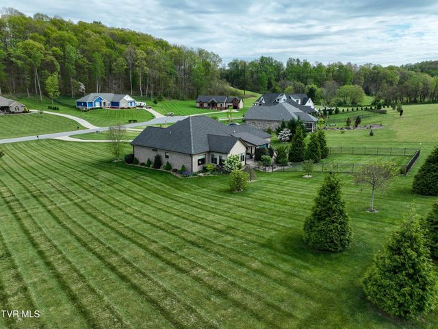 336 Loafers Glory View, Gray, TN 37615
