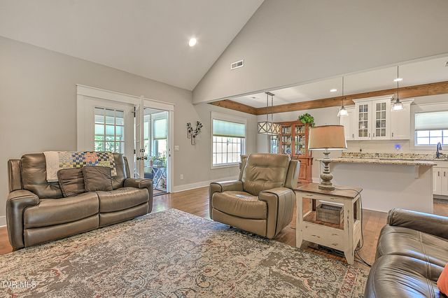 336 Loafers Glory View, Gray, TN 37615