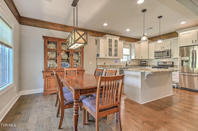 336 Loafers Glory View, Gray, TN 37615
