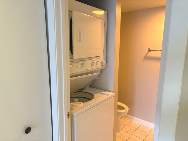 920 Vose Drive 304, Gurnee, IL 60031