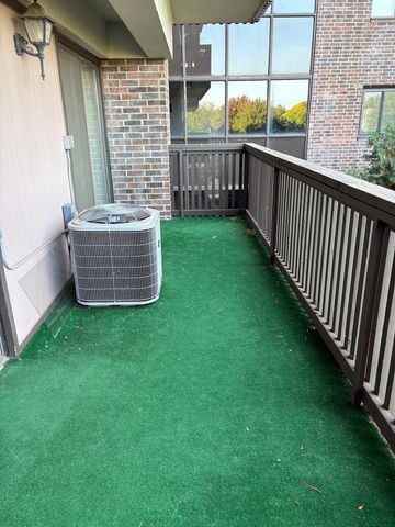 920 Vose Drive 304, Gurnee, IL 60031