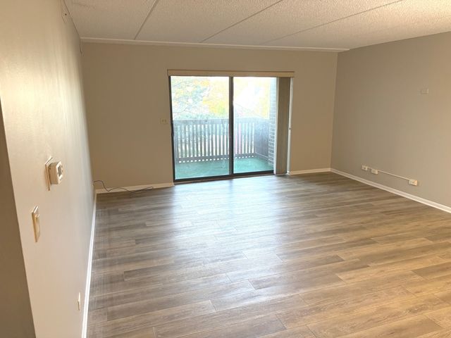 920 Vose Drive 304, Gurnee, IL 60031