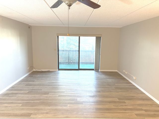 920 Vose Drive 304, Gurnee, IL 60031