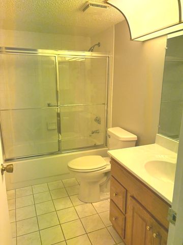 920 Vose Drive 304, Gurnee, IL 60031