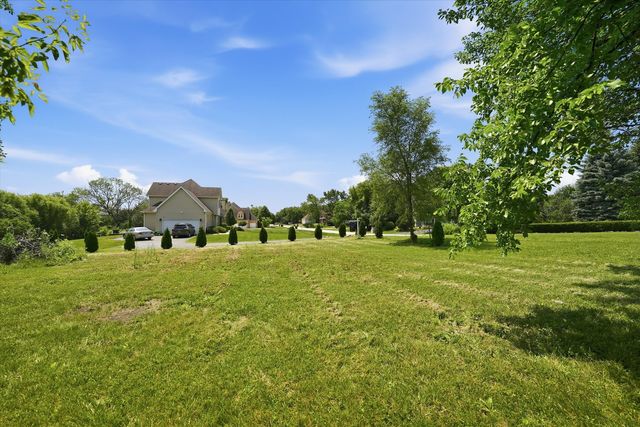 1675 Seward Street, Schaumburg, IL 60172