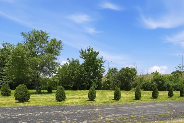 1675 Seward Street, Schaumburg, IL 60172