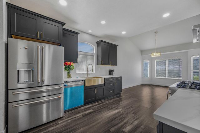 6602 E Lowe Avenue, Fresno, CA 93727
