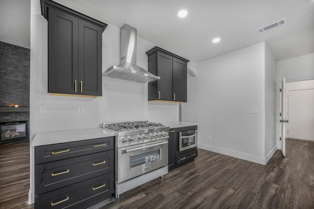 6602 E Lowe Avenue, Fresno, CA 93727
