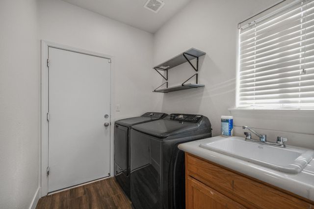 6602 E Lowe Avenue, Fresno, CA 93727